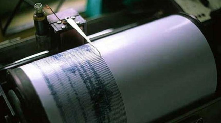 Akdeniz 4,4 büyüklüğünde depremle sarsıldı