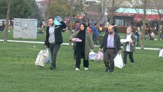 İstanbul'da güzel havayı fırsat bildiler Maltepe Sahili'nde iftar yaptılar