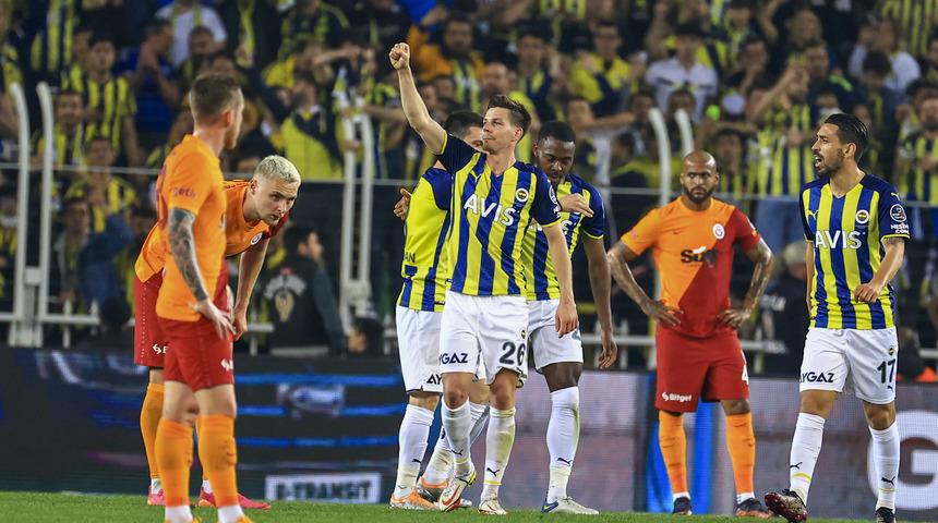 Son dakika: Fenerbahçe, dev derbide Galatasaray'ı yıktı!