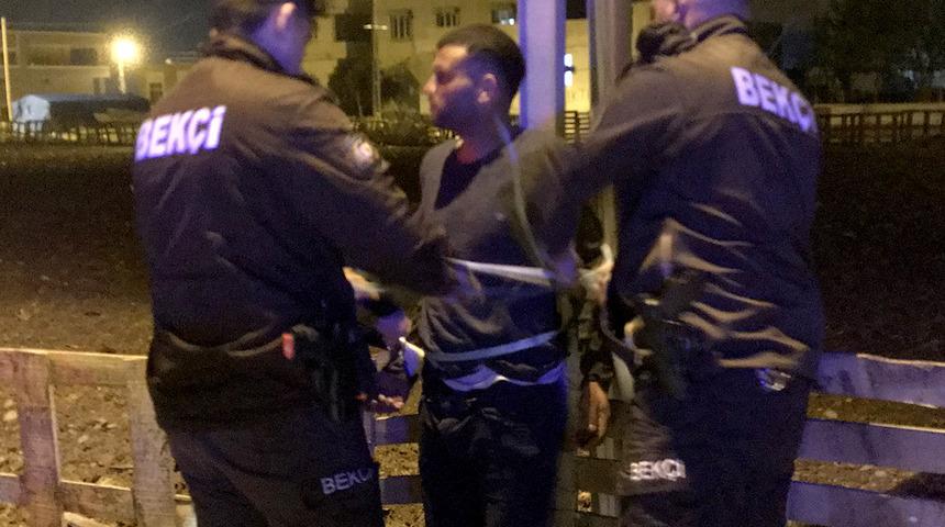 Adana'da polisi alarma geçiren ihbar! Elektrik direğine bağlı bulundu, gerçekse bambaşka çıktı