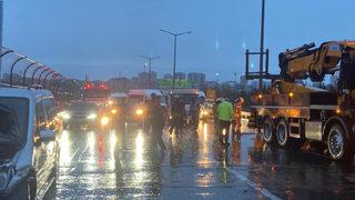İstanbul TEM'de zincirleme trafik kazası! 