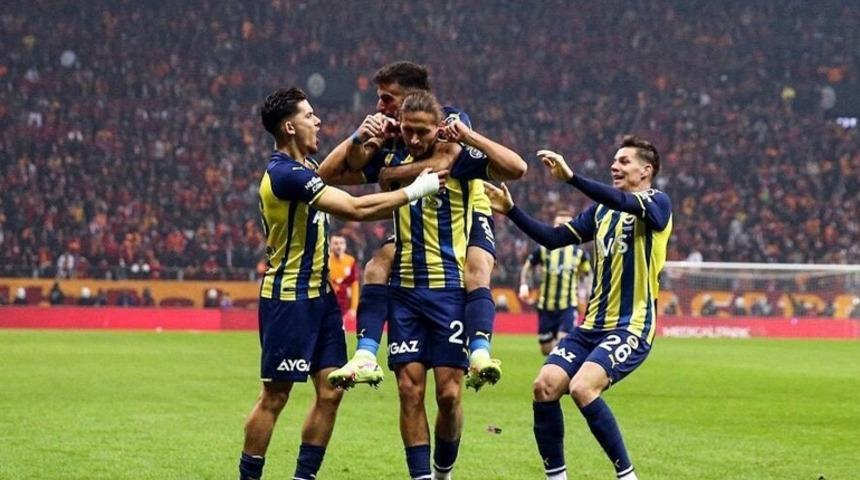 Son dakika: Dünya devi, Fenerbahçeli Crespo'yu Kadıköy'de izledi!