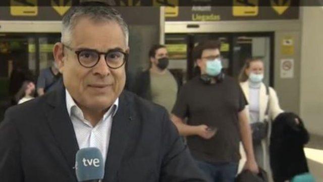 Canlı yayında talihsizlik! Muhabirin arkasında detay herkesi şaşırtmaya yetti