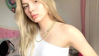 Estetik iddialarını reddeden Aleyna Tilki'ye estetik eleştirisi! Dolgularla yüzü büyüdü