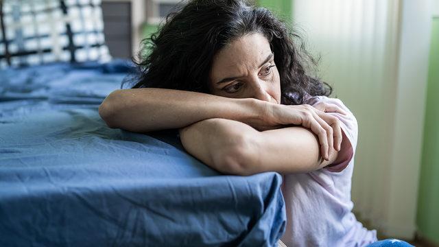 Bipolar bozukluğu olan kişilerde uykusuzluk başka hastalıklara yol açabiliyor 