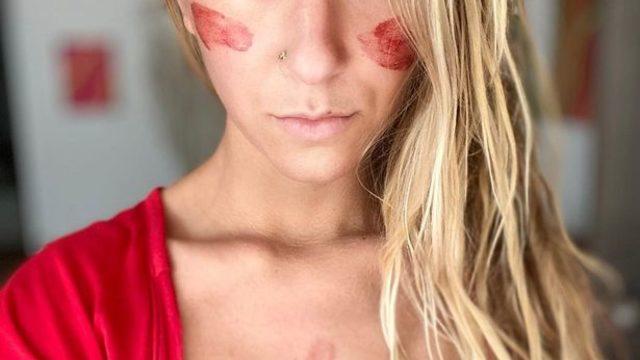 Sosyal medya fenomenin güzellik formülü herkesi şaşırttı! “Tuvalette alıyorum”