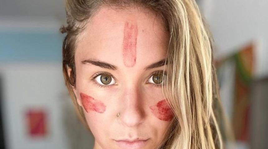 Sosyal medya fenomenin güzellik formülü herkesi şaşırttı! “Tuvalette alıyorum”