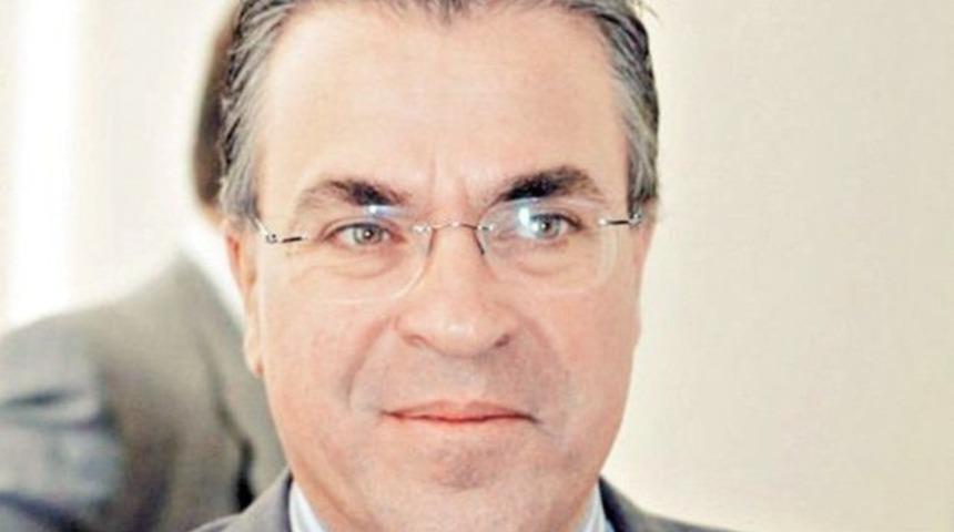 Eski bakan iş bulmak için internete ilan verdi