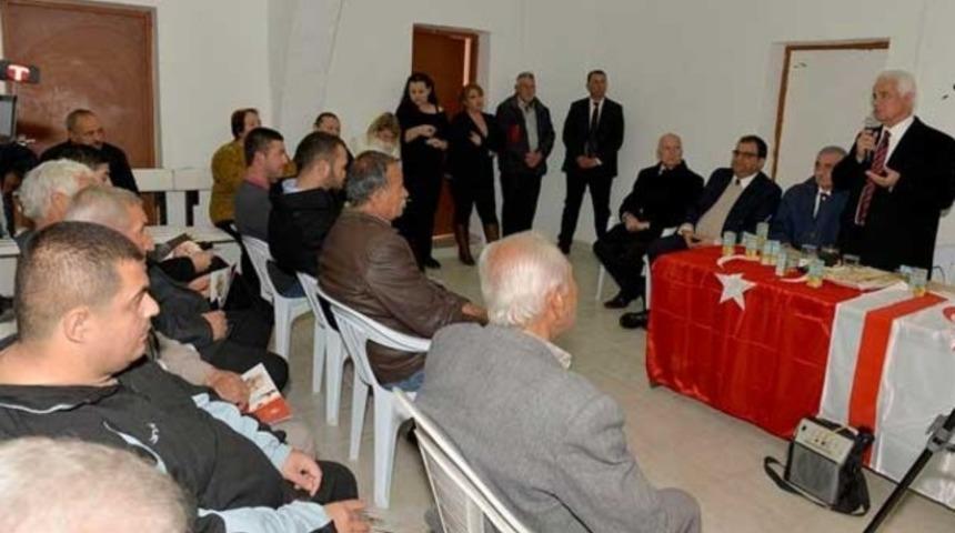 Türk Bayrağı üzerinde lahmacun servis edildi