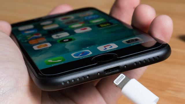 Milyonlarca iPhone kullanıcısı için yapılan şarj kablosu uyarısı şoke etti! Alırken dikkatli olun
