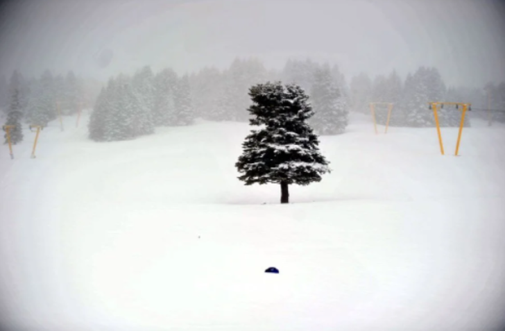 Kış sezonunu kapanmıştı! Uludağ, Nisan ayında kar sürprizi yaşadı G1