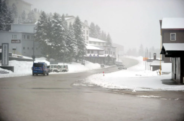 Kış sezonunu kapanmıştı! Uludağ, Nisan ayında kar sürprizi yaşadı G5