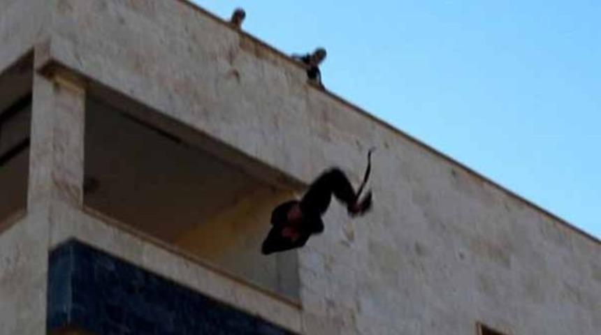 Önce çatıdan attılar, sonra taşla ezdiler