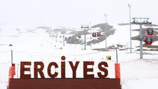 Anadolu'da kayak keyfi ilkbaharda da sürüyor