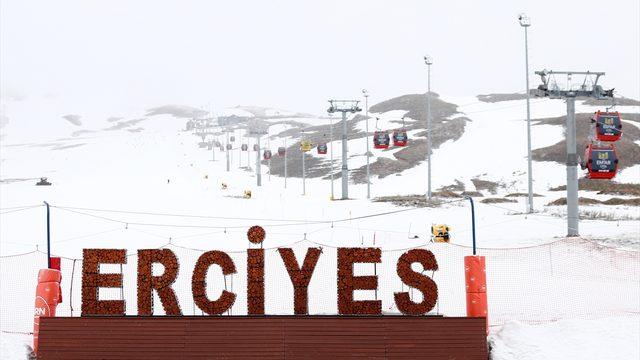 Anadolu'da kayak keyfi ilkbaharda da sürüyor