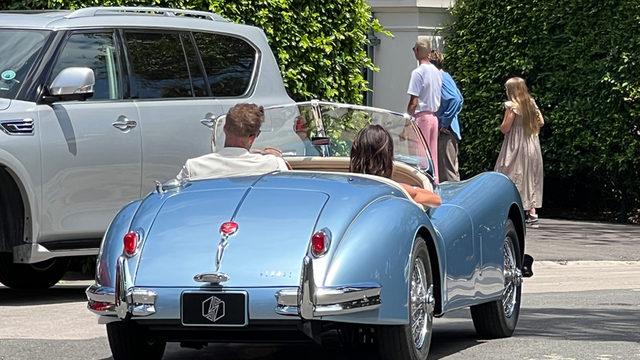 Brooklyn Beckham düğününe öyle bir arabayla geldi ki... Araba koleksiyonu da gündemde