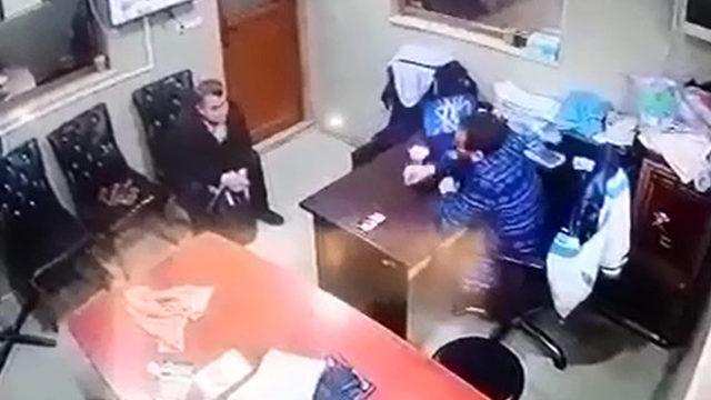 Korkunç anlar! Asitli saldırının görüntüleri ortaya çıktı