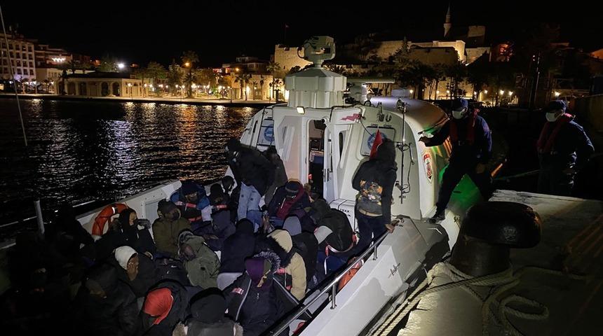 Çeşme'de 27 kaçak göçmen yakalandı