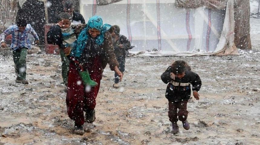 10 yaşındaki Suriyeli kız &ccedil;ocuğu donarak &ouml;ld&uuml;