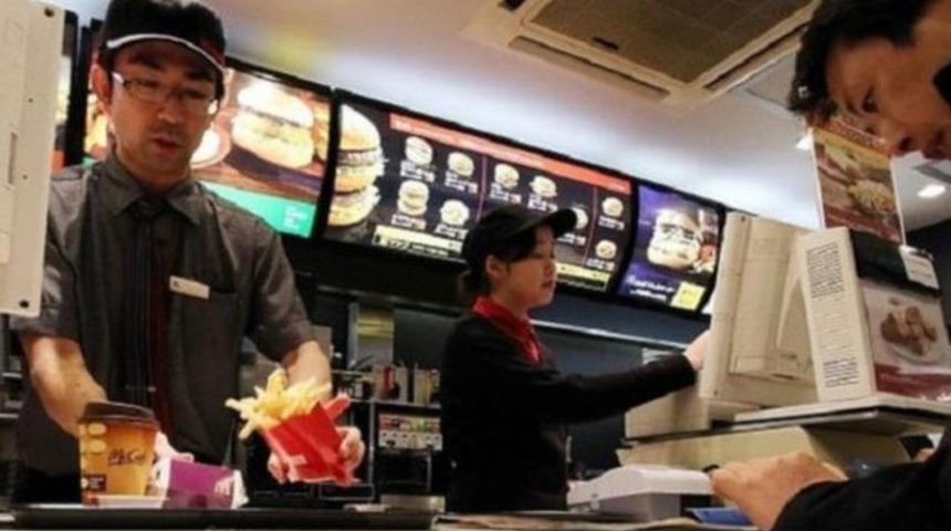 McDonald's, patatesten diş çıktığı için özür diledi