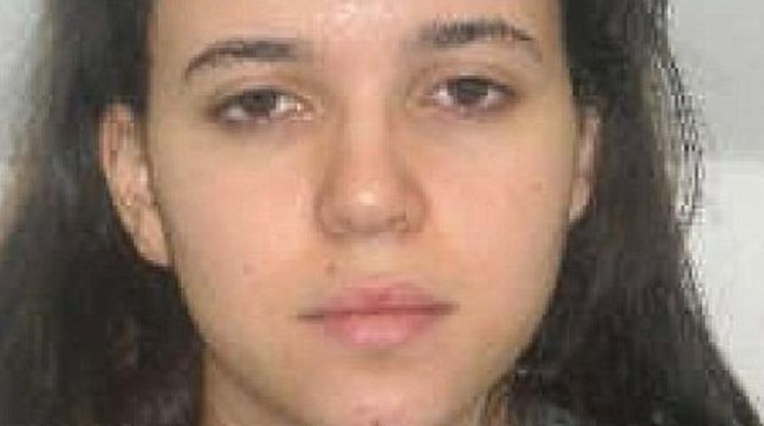 Kadın saldırgan polisin elinden ka&ccedil;tı