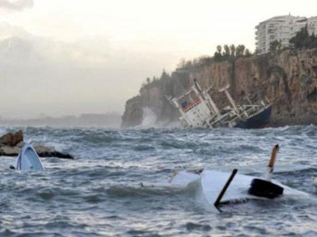 Antalya da gemi battı! 1