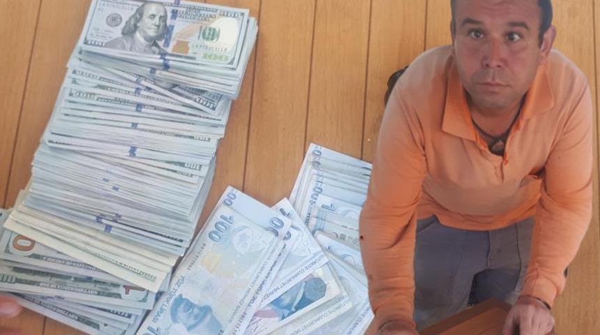 Parkta çiçek ekerken dolar dolu çanta buldu! Sonrasında...