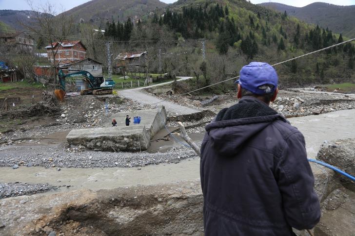 Köylerinde iki aydır mahsur kaldılar: Yetkililer geldi gitti ama bir sonuç alamadık G1