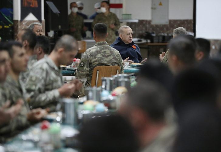 Cumhurbaşkanı Erdoğan'dan Mehmetçiğe iftar sürprizi