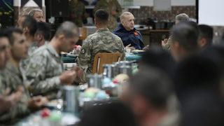 Cumhurbaşkanı Erdoğan'dan Mehmetçiğe iftar sürprizi