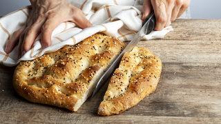 Pide kuyruğuna girmeyin, ramazan pidesini evde hazırlayın! İşte ramazan pidesi tarifi ve malzemeleri