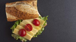 Kaşar peyniri aldığınızı sanıyorsunuz ama... Dışı aynı içi bambaşka