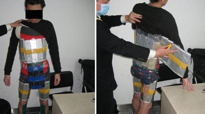 V&uuml;cudunun her yerinden iPhone &ccedil;ıktı