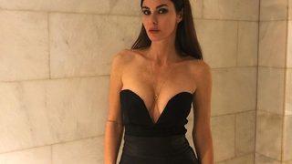 Defne Samyeli göğüs dekolteli pozları ile nefesleri kesti! Muhteşem yorumlar geldi