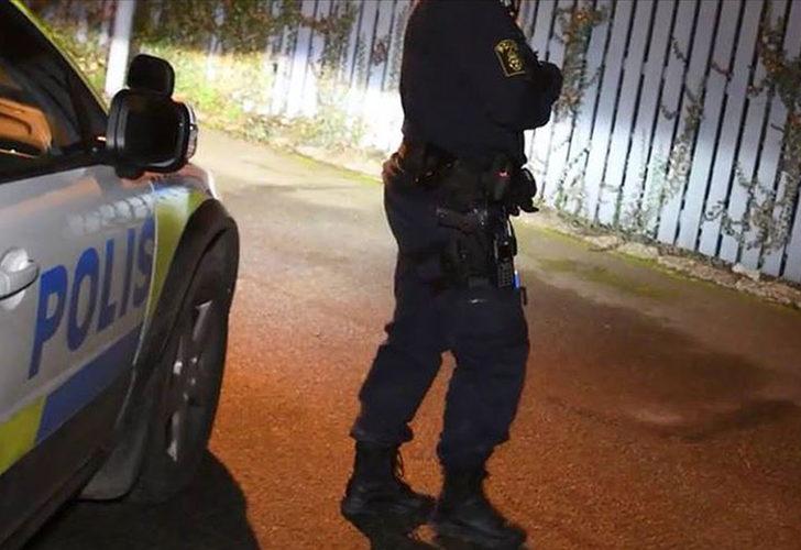 İsveç'te skandal olay! Polis koruması altında Kur'an-ı Kerim yakma provokasyonu