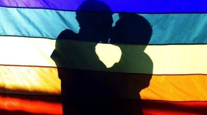 Hindistan'da tartışma yaratan a&ccedil;ıklama: Eşcinselleri alkolikler gibi tedavi edeceğiz