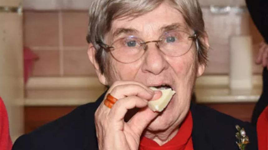 Canan Karatay'dan ilaç gibi öneri: Diz ve eklem ağrısını keser, kemik erimesini önler!