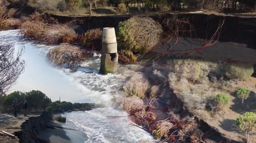 Mesafe her geçen gün azalıyor! Karadeniz bir mahalleyi tehdit ediyor