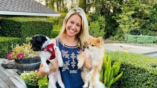 Profesyonel bebek isimlendiricisi olarak çalışıyor! Zengin ebeveynlerin çocuklarına binlerce dolar değerinde isim koyuyor