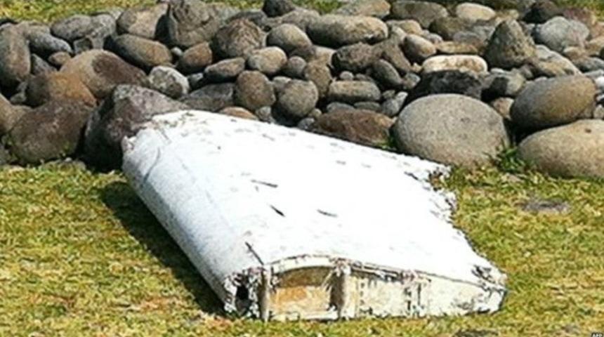 Kayıp Malezya uçağı: İkinci bir parça daha bulundu