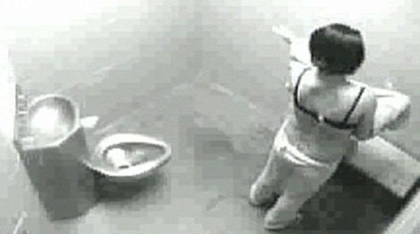 Gizli kameralarla yıllarca komşularını izlemiş