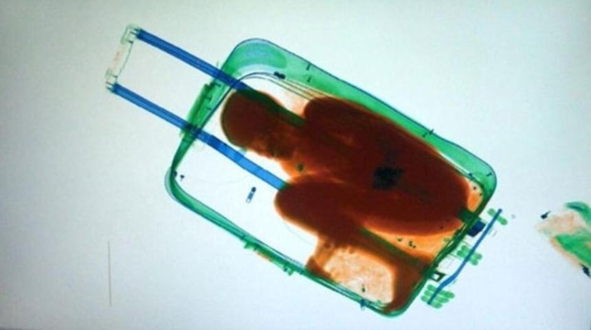 İspanya'ya bavulda sokulan çocuğa ülkede kalma izni