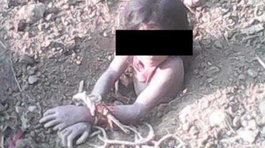 10 yaşındaki &ccedil;ocuğunu kız diye canlı canlı g&ouml;mmeye &ccedil;alıştı