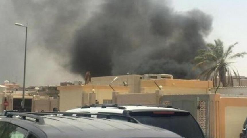 Suudi Arabistan'da camiye intihar saldırısı