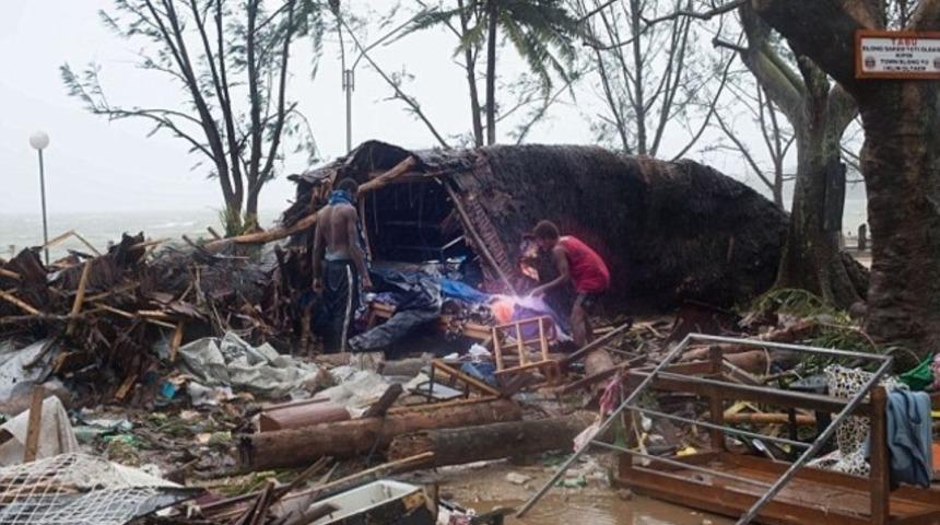 Pam Kasırgası Vanuatu’yu yıktı geçti