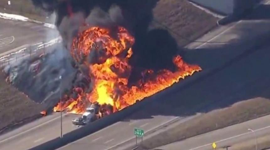 Alevler gökyüzüne yükseldi