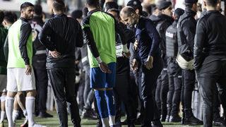 Son dakika: Bursaspor'da teknik direktör sahaya girdi, ortalık karıştı!