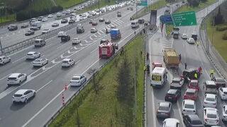 İstanbul'da korkutan kamyon kazası: Yol trafiğe kapatıldı