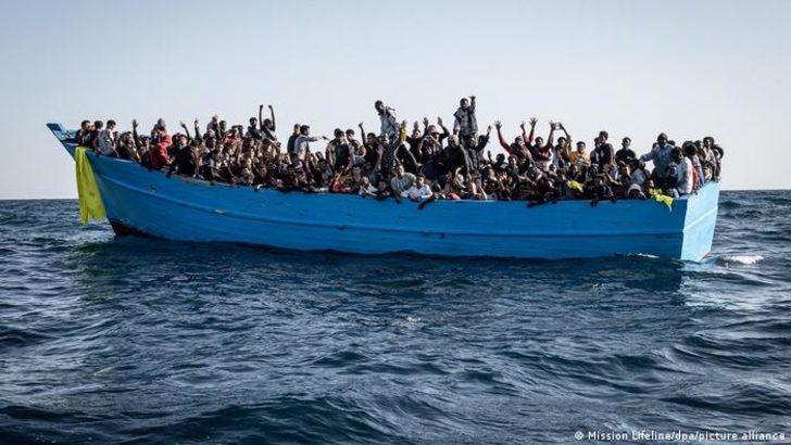 Libya açıklarında göçmen teknesi battı: 35 ölü