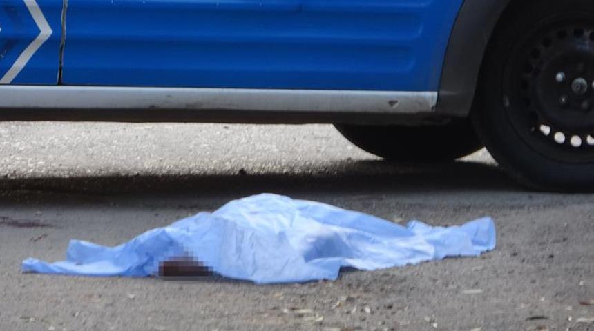 Kamyonun altında oynayan 2 yaşındaki kızın kahreden sonu! Baba, dayanamayıp yere yığıldı, olay yerindeki detay yürek burktu